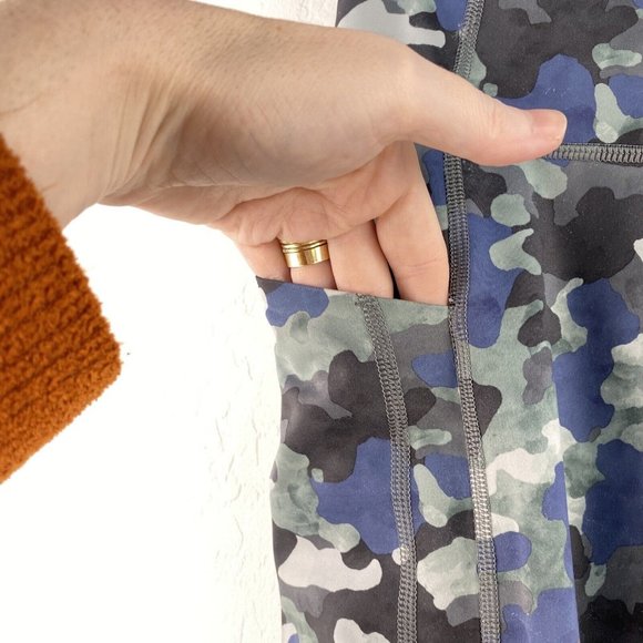 Athleta Ultimate Stash 7/8 Leggings‎ Cloud Camo Dress Blue Running Size S - Picture 3 of 8